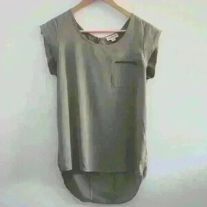 SMART SET | Women's Olive  Green Sleeveless Flowy Scoop Neck Blouse